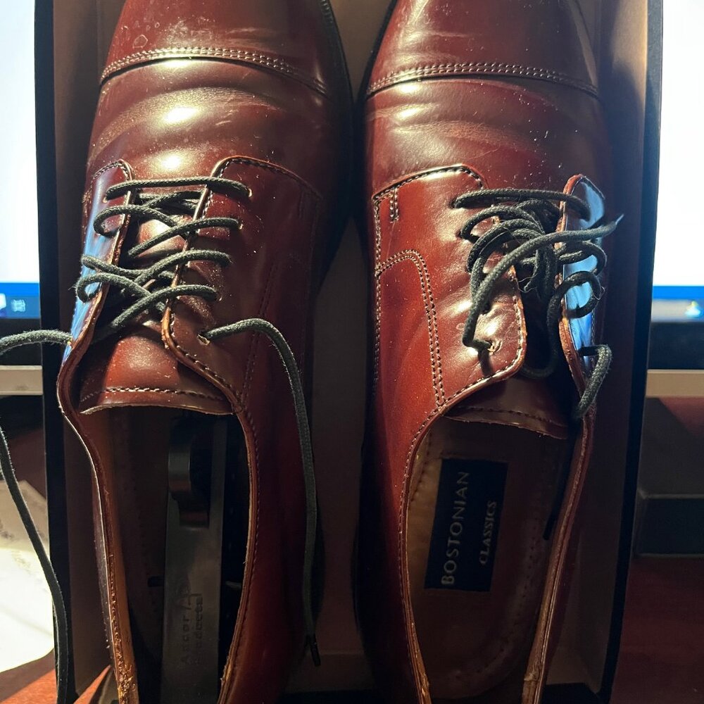 Bostonian men's 8.5 dress shoe